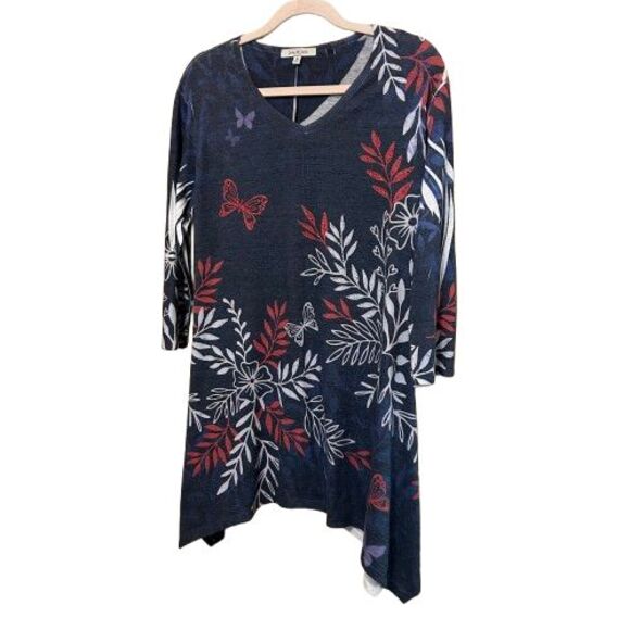 Jess & Jane Asymmetric Tunic Top Womens Medium Blue Floral Butterfly Rhinestone - Picture 2 of 7